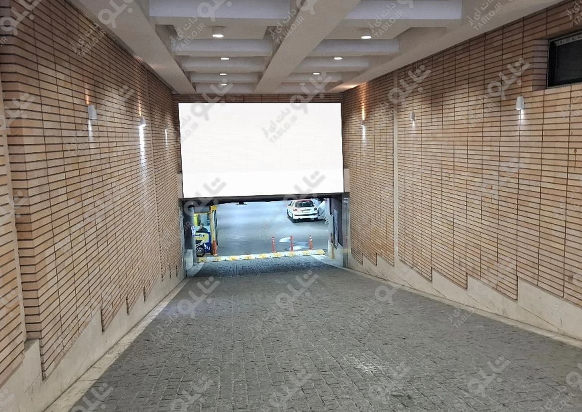 لایت باکس ورودی پارکینگ مجتمع تجاری مترو پل