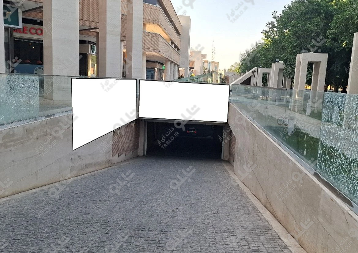 لایت باکس ورودی پارکینگ مجتمع تجاری مترو پل